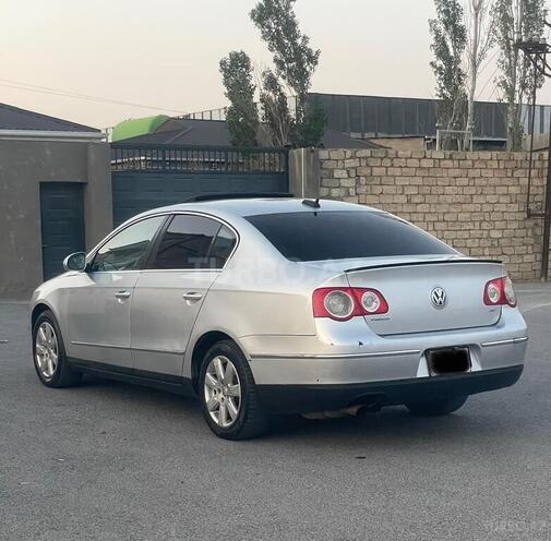 Volkswagen Passat 2005, 245,000 km - 2.0 l - Bakı