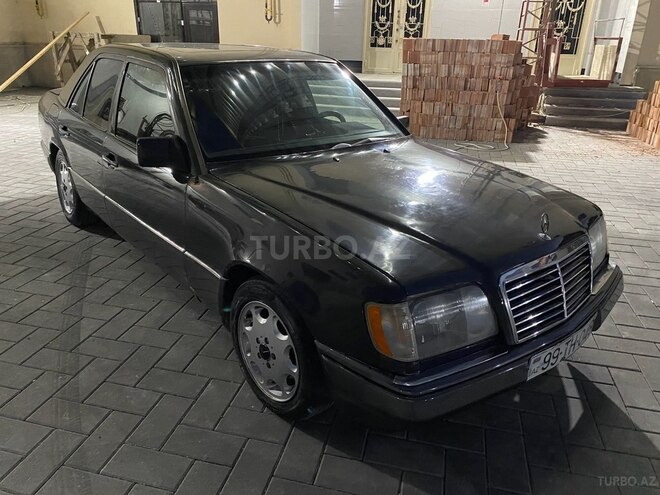 Mercedes E 220 1995, 369,522 km - 2.2 l - Bakı