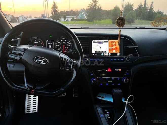 Hyundai Elantra 2017, 133,576 km - 1.6 l - Bakı