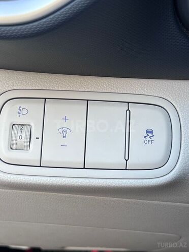 Hyundai Venue 2023, 17,500 km - 1.6 л - Bakı