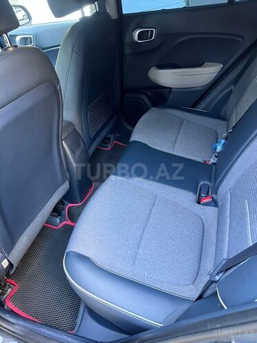 Hyundai Venue 2023, 17,500 km - 1.6 л - Bakı