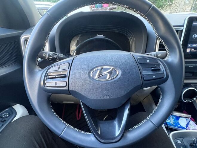Hyundai Venue 2023, 17,500 km - 1.6 л - Bakı