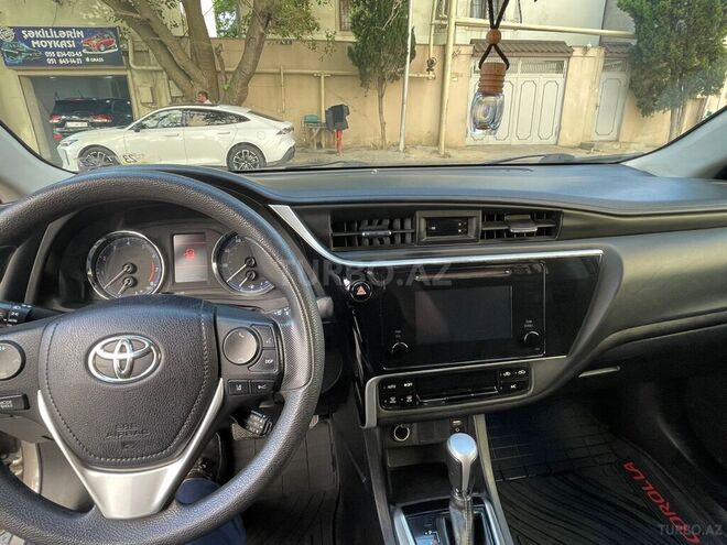 Toyota Corolla 2018, 182,384 km - 1.8 l - Bakı