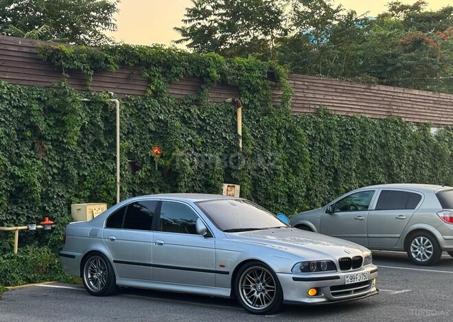 BMW 525 2002, 296,452 km - 2.5 l - Bakı