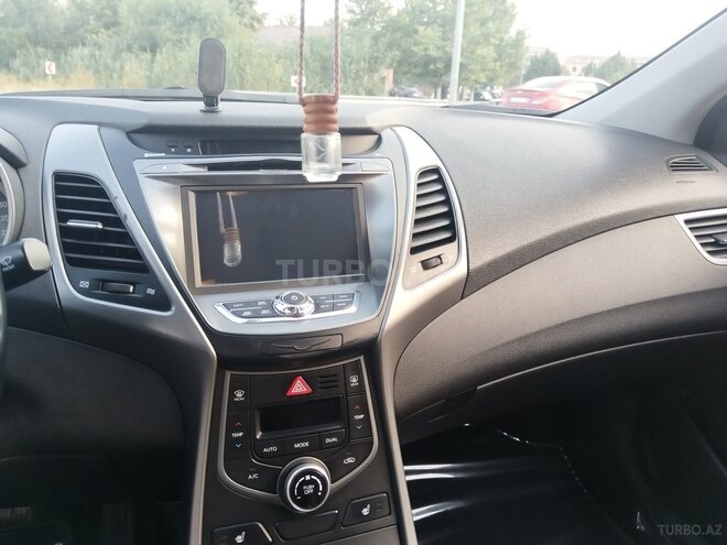 Hyundai Avante 2015, 182,000 km - 1.6 л - Bərdə
