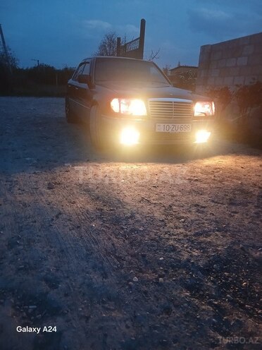 Mercedes E 220 1995, 275,000 km - 2.2 l - Qusar