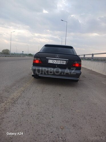 Mercedes E 220 1995, 275,000 km - 2.2 l - Qusar