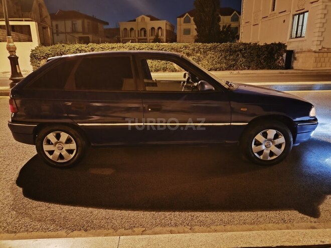 Opel Astra 1997, 240,000 km - 1.8 l - Bakı