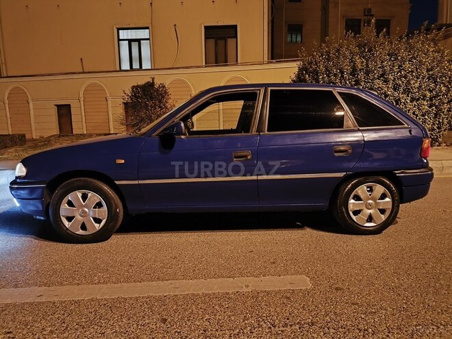 Opel Astra 1997, 240,000 km - 1.8 l - Bakı