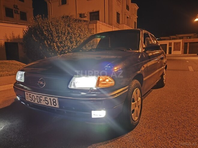 Opel Astra 1997, 240,000 km - 1.8 l - Bakı