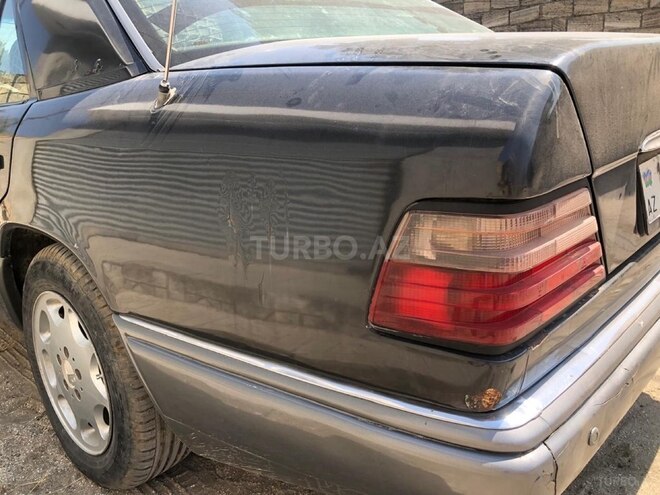 Mercedes E 220 1993, 424,079 km - 2.2 l - Lənkəran