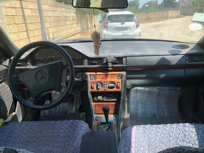 Mercedes E 220 1993, 424,079 km - 2.2 l - Lənkəran