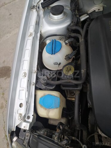 Volkswagen Bora 2003, 255,000 km - 1.6 л - Bakı