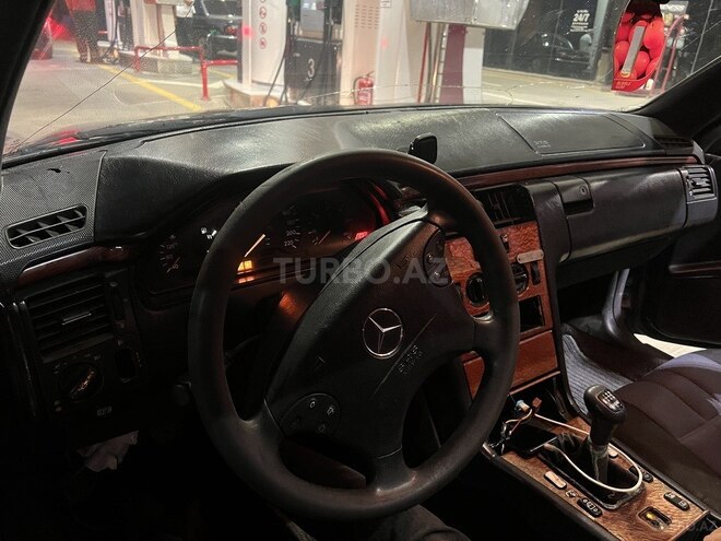 Mercedes E 300 d 1996, 326,000 km - 3.0 l - Bakı