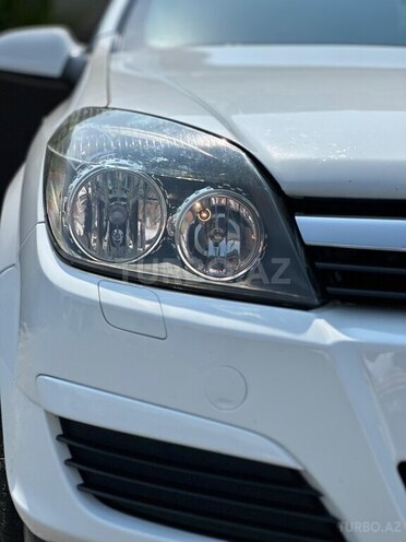 Opel Astra 2005, 325,276 km - 1.4 l - Zaqatala