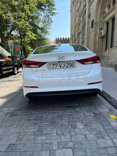 Hyundai Elantra 2017, 100,000 km - 2.0 л - Bakı