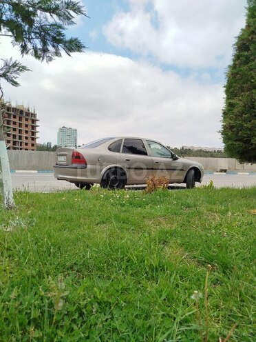 Opel Vectra 1998, 270,000 km - 1.6 l - Sumqayıt