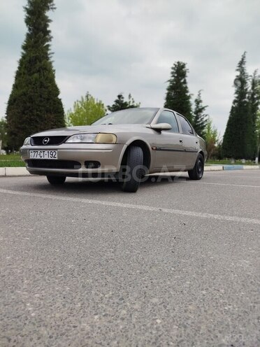 Opel Vectra 1998, 270,000 km - 1.6 l - Sumqayıt