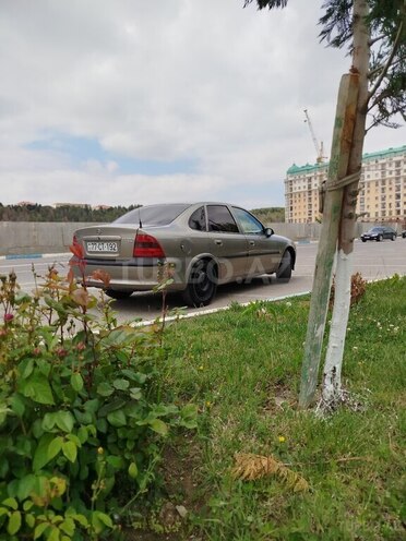 Opel Vectra 1998, 270,000 km - 1.6 l - Sumqayıt