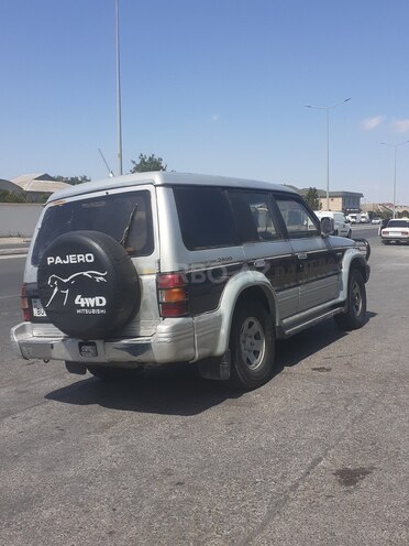 Mitsubishi Pajero 1993, 325,000 km - 2.8 л - Bakı