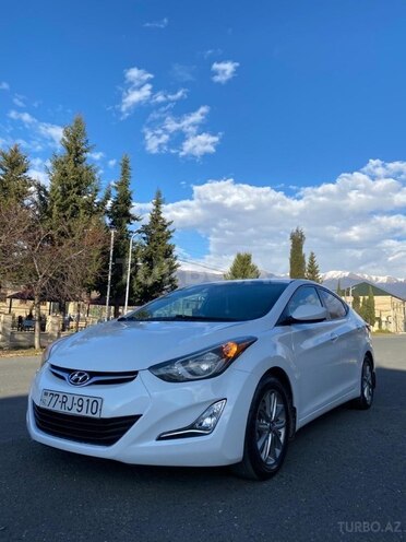 Hyundai Elantra 2015, 201,168 km - 1.8 л - Zaqatala