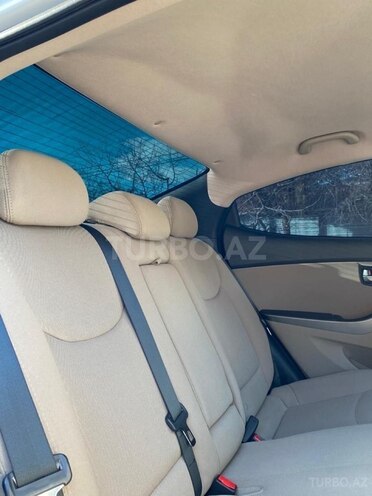 Hyundai Elantra 2015, 201,168 km - 1.8 л - Zaqatala