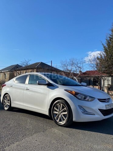 Hyundai Elantra 2015, 201,168 km - 1.8 л - Zaqatala