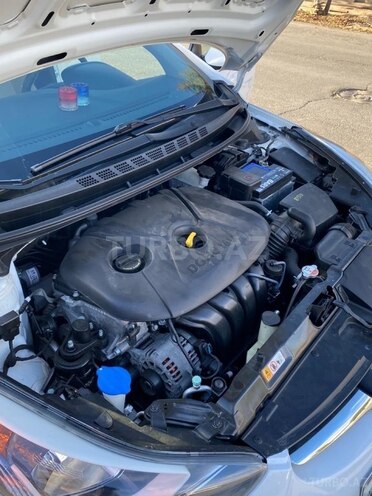 Hyundai Elantra 2015, 201,168 km - 1.8 л - Zaqatala