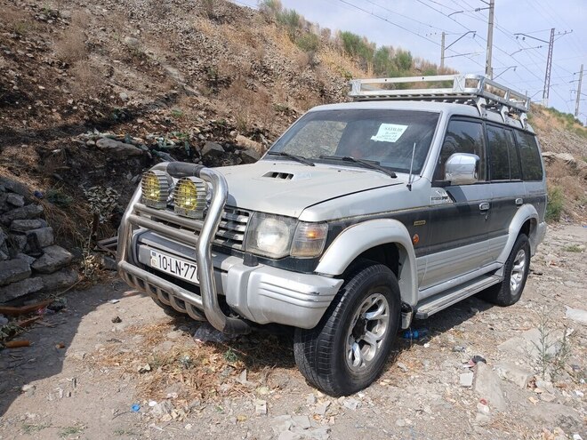 Mitsubishi Pajero 1993, 190,000 km - 2.8 l - Bakı
