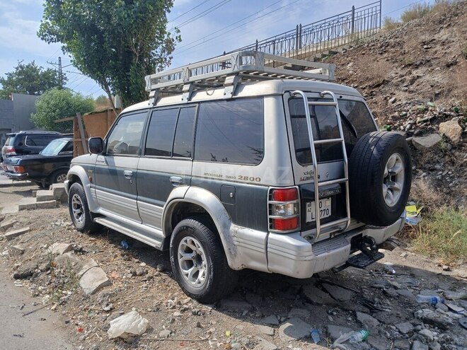 Mitsubishi Pajero 1993, 190,000 km - 2.8 l - Bakı