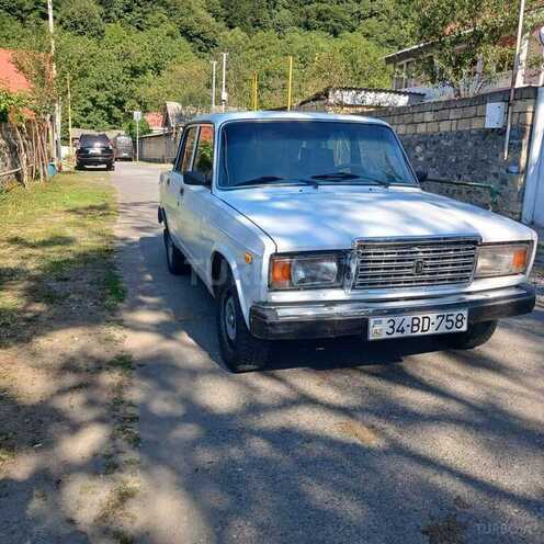 LADA (VAZ) 2107 2004, 200,000 km - 1.6 л - Qax