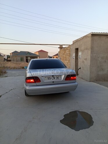 Mercedes E 220 d 1998, 615,750 km - 2.2 l - Bakı