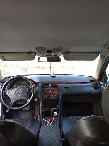 Mercedes E 220 d 1998, 615,750 km - 2.2 l - Bakı