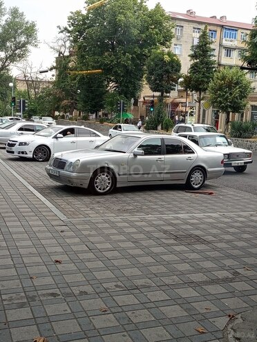 Mercedes E 220 d 1998, 615,750 km - 2.2 l - Bakı