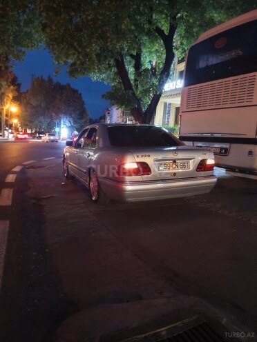 Mercedes E 220 d 1998, 615,750 km - 2.2 l - Bakı