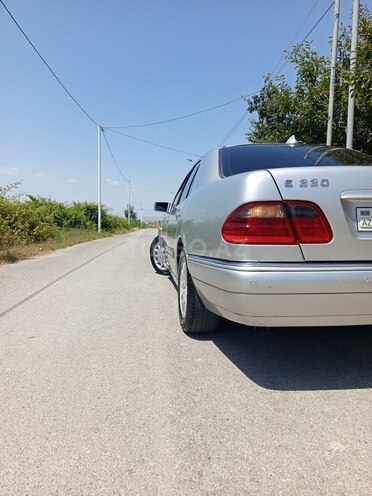 Mercedes E 220 d 1998, 615,750 km - 2.2 l - Bakı