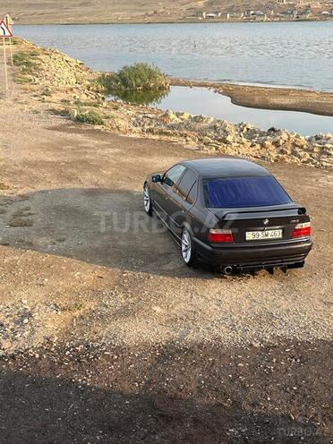 BMW 320 1992, 496,000 km - 2.0 л - Salyan