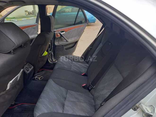Mercedes E 270 1999, 330,000 km - 2.7 l - Xırdalan