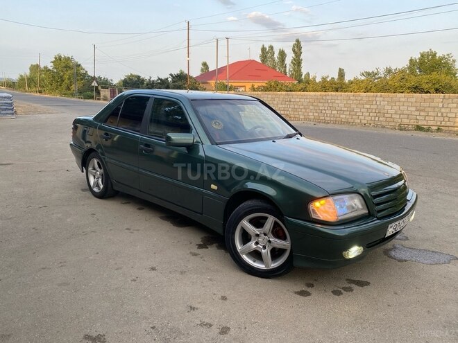 Mercedes C 180 1993, 685,555 km - 1.8 l - Qusar