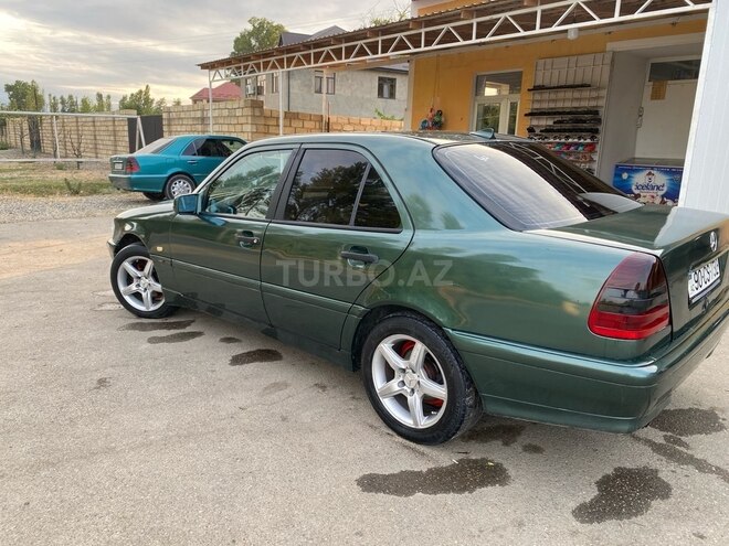 Mercedes C 180 1993, 685,555 km - 1.8 l - Qusar