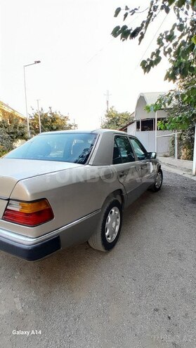 Mercedes E 200 d 1993, 355,000 km - 2.0 л - Gəncə