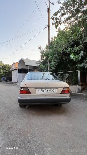 Mercedes E 200 d 1993, 355,000 km - 2.0 л - Gəncə