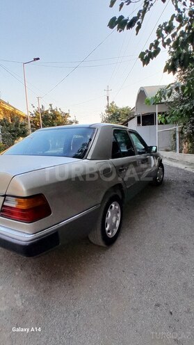Mercedes E 200 d 1993, 355,000 km - 2.0 л - Gəncə