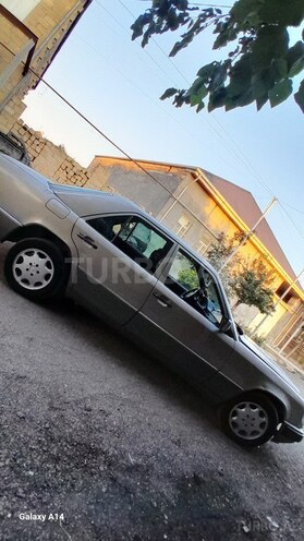 Mercedes E 200 d 1993, 355,000 km - 2.0 л - Gəncə