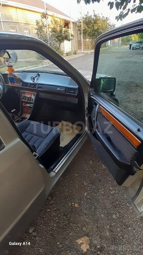 Mercedes E 200 d 1993, 355,000 km - 2.0 л - Gəncə