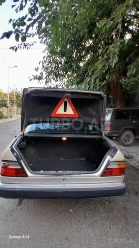 Mercedes E 200 d 1993, 355,000 km - 2.0 л - Gəncə