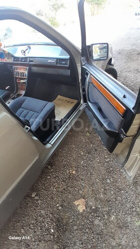Mercedes E 200 d 1993, 355,000 km - 2.0 л - Gəncə