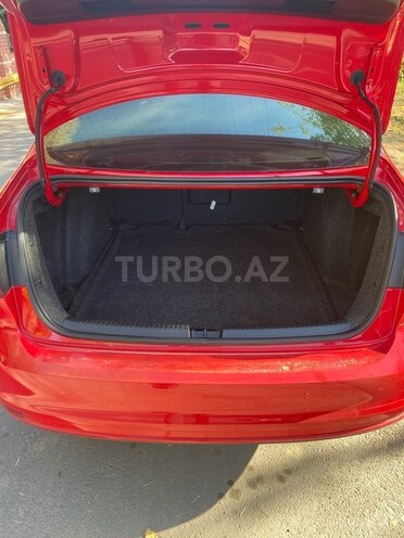 Volkswagen Jetta 2015, 228,527 km - 1.8 l - Naxçıvan