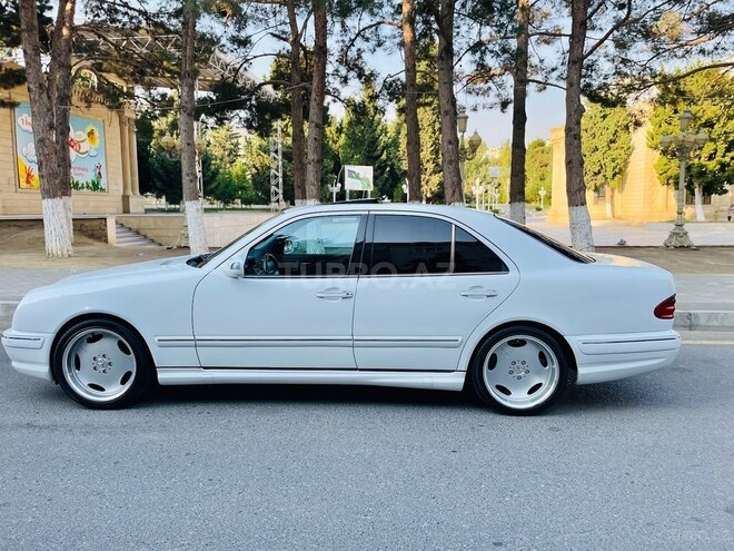 Mercedes E 320 2000, 243,600 km - 3.2 l - Bakı