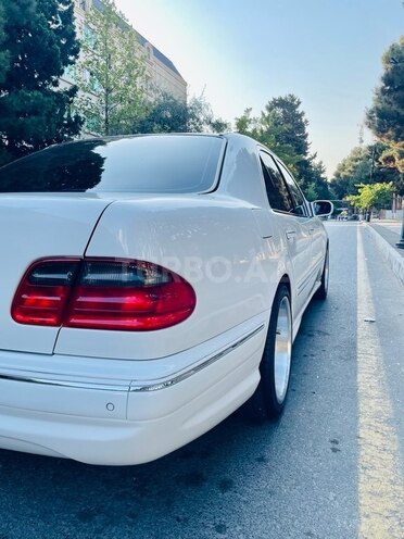 Mercedes E 320 2000, 243,600 km - 3.2 l - Bakı